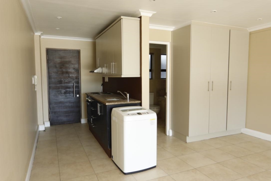 To Let 1 Bedroom Property for Rent in Sea Point Western Cape